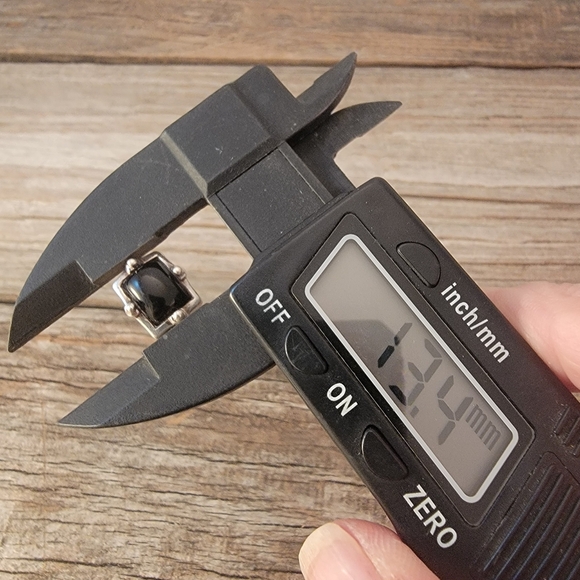 Sterling Rectangle Onyx Side to Side Cabochon Ring - Picture 8 of 9